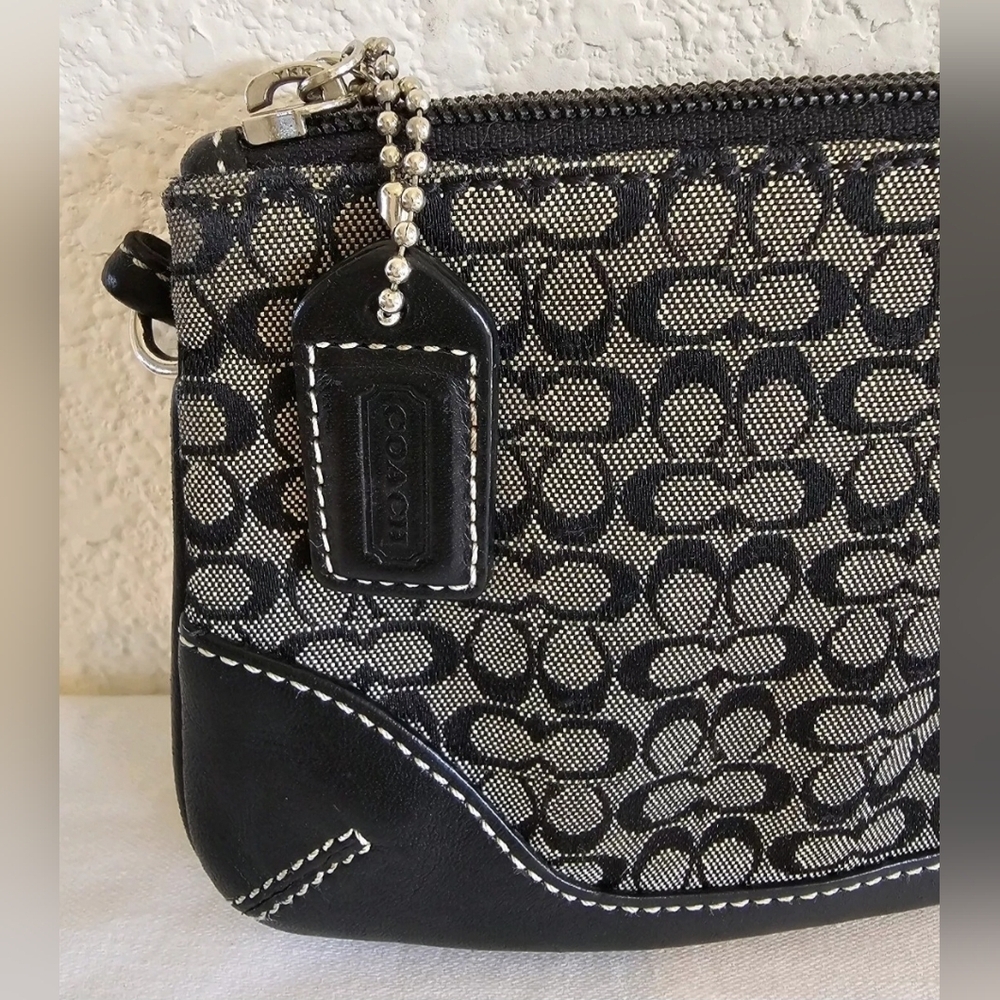 Coach | Vintage | Canvas & Leather Wristlet Purse | Signature Monogram Pattern - Picture 5 of 16